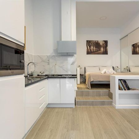1 Bedroom 1 Bathroom Furnished - Av De America - Studio - Mintystay Мадрид Экстерьер фото